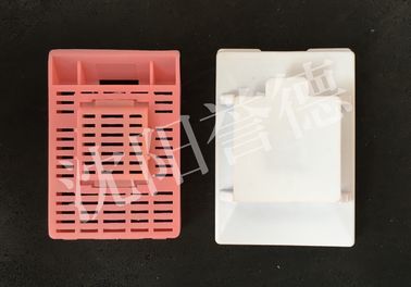 China PP POM Tissue Processing Cassettes , Multi Chambers Histology Cassette Flow Through Strip Holes supplier